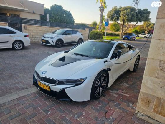 ב.מ.וו i8 4X4 Luxury קופה הייבריד אוט' 1.5 (362 כ"ס) היברידי חשמל / בנזין 2016 למכירה בעכו
