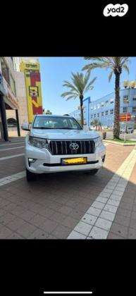 טויוטה לנד קרוזר קצר 4X4 Luxury אוט' דיזל 2.8 (177 כ"ס) דיזל 2020 למכירה בראשון לציון