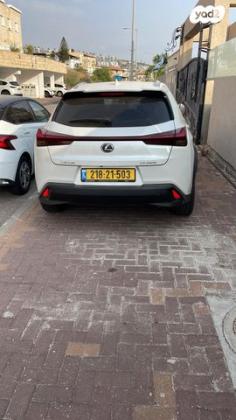 לקסוס UX UX250H Takumi אוט' 2.0 (152 כ''ס) בנזין 2022 למכירה בטבריה