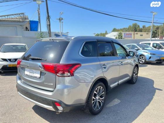 מיצובישי אאוטלנדר Premium אוט' 7 מק' 2.0 (150 כ''ס) בנזין 2017 למכירה בנתניה