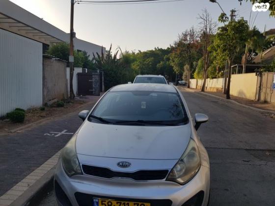 קיה ריו LX הצ'בק אוט' 1.4 (109 כ''ס) בנזין 2012 למכירה ברעננה