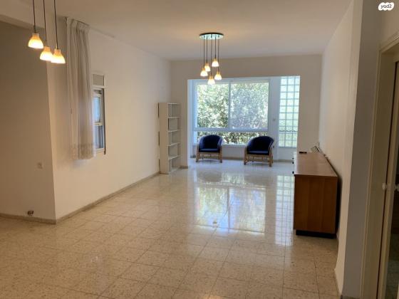 בנימין ד'ישראלי 56 (אחוזה)