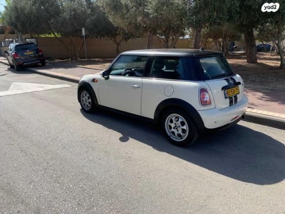מיני ONE Salt אוט' 3 דל' 1.6 (98 כ"ס) בנזין 2012 למכירה בבית יצחק שער חפר