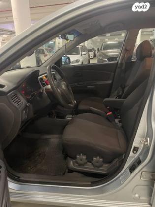 קיה ריו EX הצ'בק אוט' 1.4 (97 כ''ס) בנזין 2009 למכירה בהרצליה