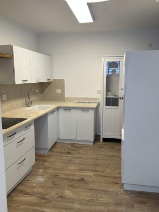 אנשי בראשית 8 (הדר)