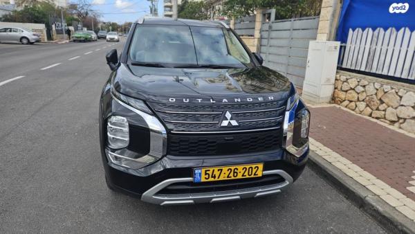 מיצובישי אאוטלנדר Instyle אוט' 7 מק' 2.5 (181 כ"ס) בנזין 2021 למכירה בנהריה