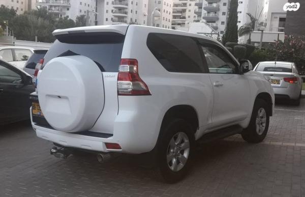 טויוטה לנד קרוזר קצר 4X4 Luxury אוט' דיזל 2.8 (177 כ"ס) דיזל 2017 למכירה בחולון