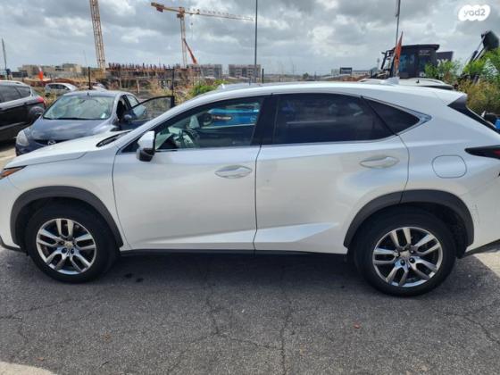 לקסוס NX NX200T Luxury אוט' 2.0 (238 כ"ס) בנזין 2016 למכירה בנתניה