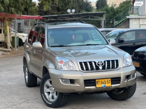 טויוטה לנד קרוזר ארוך 4X4 Luxury אוט' דיזל 8 מק' 3.0 (166 כ''ס) דיזל 2005 למכירה בירושלים