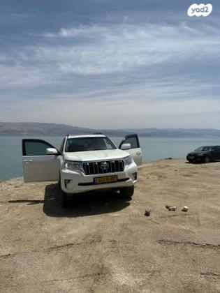 טויוטה לנד קרוזר קצר 4X4 Luxury אוט' דיזל 2.8 (177 כ"ס) דיזל 2019 למכירה בנתניה