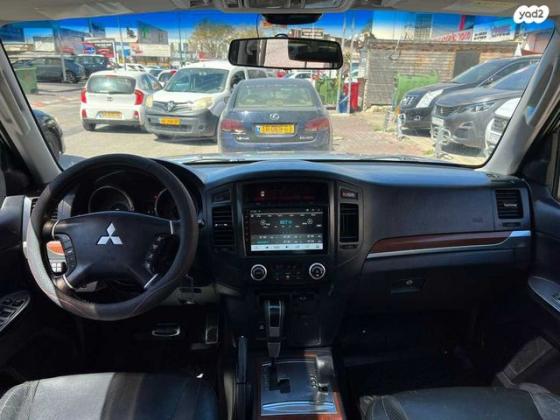 מיצובישי פג'רו ארוך 4X4 Dakar אוט' דיזל 7 מק' 3.2 (200 כ''ס) דיזל 2012 למכירה בנתניה