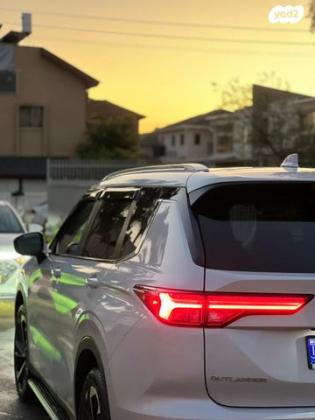 מיצובישי אאוטלנדר Instyle אוט' 7 מק' 2.5 (181 כ"ס) בנזין 2022 למכירה בעפולה