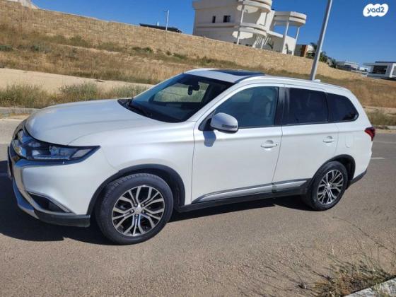 מיצובישי אאוטלנדר Instyle אוט' 7 מק' 2.0 (150 כ"ס) בנזין 2018 למכירה בבאר שבע