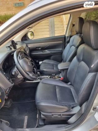 מיצובישי אאוטלנדר Premium אוט' 7 מק' 2.0 (150 כ''ס) בנזין 2019 למכירה במודיעין מכבים רעות