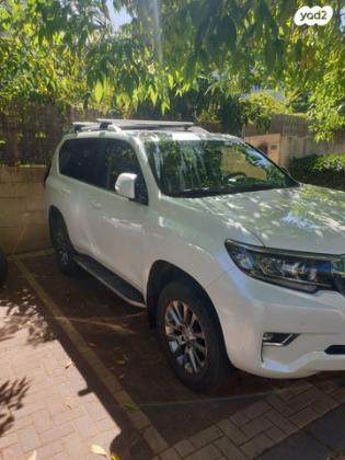 טויוטה לנד קרוזר ארוך 4X4 Limited אוט' דיזל 7 מק' 2.8 (177 כ"ס) דיזל 2019 למכירה בהוד השרון