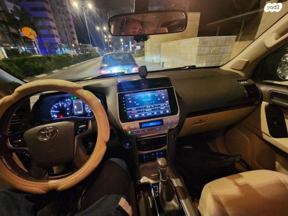 טויוטה לנד קרוזר קצר 4X4 Luxury אוט' דיזל 2.8 (177 כ"ס) דיזל 2019 למכירה בטירת כרמל