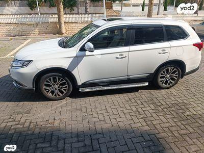 מיצובישי אאוטלנדר Premium אוט' 7 מק' 2.0 (150 כ''ס) בנזין 2017 למכירה בנהריה