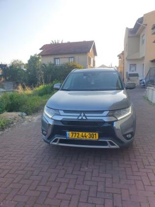 מיצובישי אאוטלנדר Instyle אוט' 7 מק' 2.0 (150 כ"ס) בנזין 2019 למכירה בגן יבנה