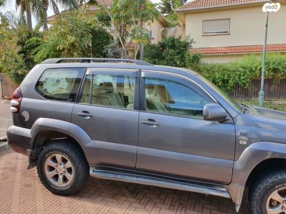 טויוטה לנד קרוזר ארוך 4X4 STD אוט' דיזל 8 מק' 3.0 (173 כ''ס) דיזל 2008 למכירה בכפר יונה