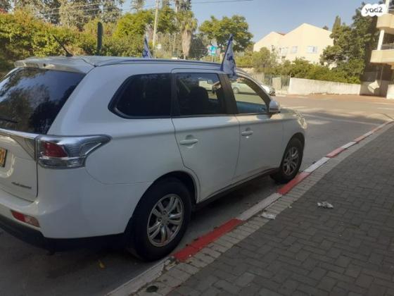 מיצובישי אאוטלנדר Instyle אוט' 5 מק' 2.0 (150 כ"ס) בנזין 2014 למכירה בפתח תקווה