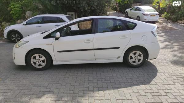 טויוטה פריוס GLI הייבריד אוט' 1.8 (99 כ"ס) בנזין 2010 למכירה בגבעת אלה