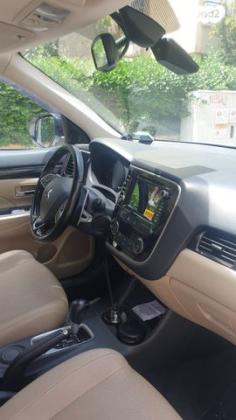 מיצובישי אאוטלנדר Premium אוט' 7 מק' 2.0 (150 כ''ס) בנזין 2016 למכירה בחולון