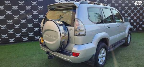 טויוטה לנד קרוזר ארוך 4X4 Luxury אוט' דיזל 8 מק' 3.0 (173 כ''ס) דיזל 2009 למכירה בבאקה אל ע'רביה