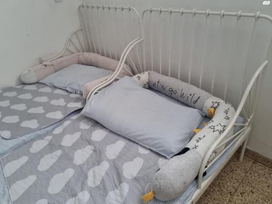 למכירה 2 מיטות איקאה מתארכות,