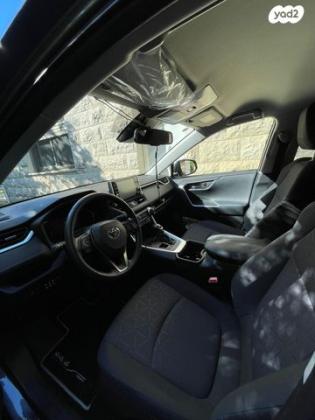 טויוטה RAV4 הייבריד E-xperience הייבריד 5 דל' אוט' 2.5 (178 כ''ס) בנזין 2022 למכירה בהרצליה