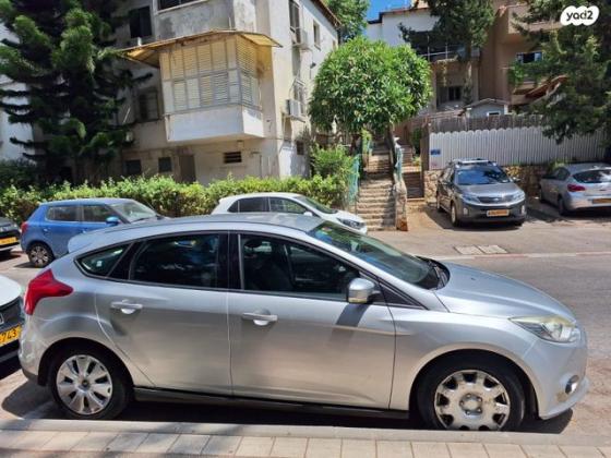 פורד פוקוס Trend הצ'בק אוט' 2.0 (170 כ''ס) בנזין 2012 למכירה בחיפה