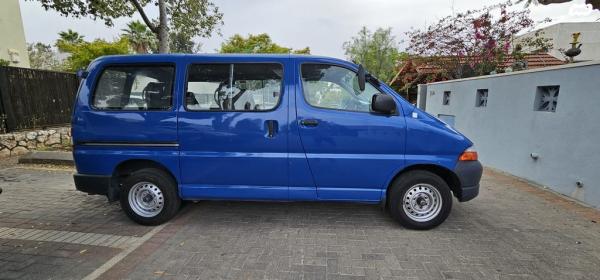 טויוטה הייאס ארוך STD אוט' דיזל 2.5 (102 כ''ס) דיזל 2001 למכירה במודיעין מכבים רעות