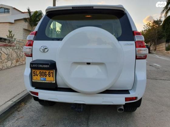 טויוטה לנד קרוזר קצר 4X4 Luxury אוט' דיזל 2.8 (177 כ"ס) דיזל 2017 למכירה בחיפה