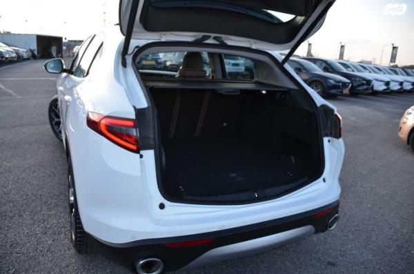 אלפא רומיאו סטלויו 4X4 Monza AWD אוט' 2.0 (200 כ''ס) בנזין 2021 למכירה בעפולה