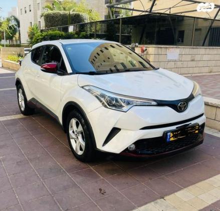 טויוטה C-HR City אוט' 1.2 (116 כ''ס) בנזין 2017 למכירה בחולון
