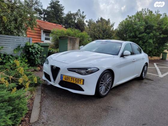 אלפא רומיאו ג'וליה Milano LE Lusso Pack אוט' 2.0 (197 כ"ס) בנזין 2018 למכירה ברמת השרון