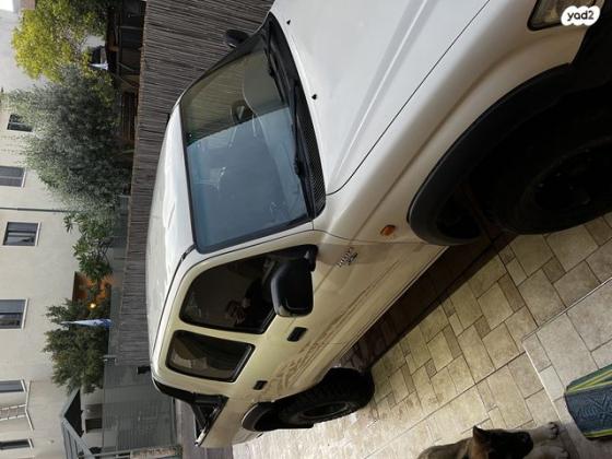 טויוטה היילקס 4X4 4X4 SR דאבל קבינה ידני דיזל 2.5 (102 כ''ס) דיזל 2005 למכירה בכפר יונה