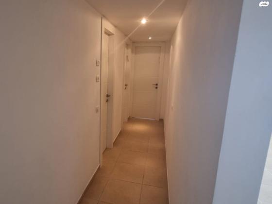 בני בנימין 25 (גלי הים)