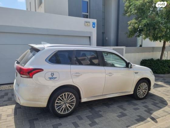מיצובישי אאוטלנדר PHEV 4X4 Supreme הייבריד אוט' 5 מק' 2.4 (135 כ''ס) היברידי חשמל / בנזין 2020 למכירה בהרצליה