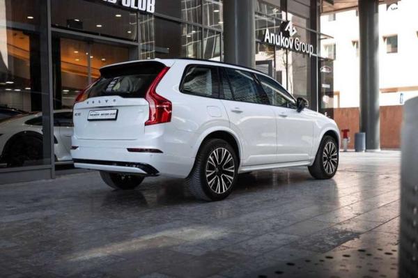 וולוו XC90 4X4 T8 Inscription היבריד אוט' 7 מ' 2.0 (390 כ''ס) היברידי חשמל / בנזין 2023 למכירה בהרצליה