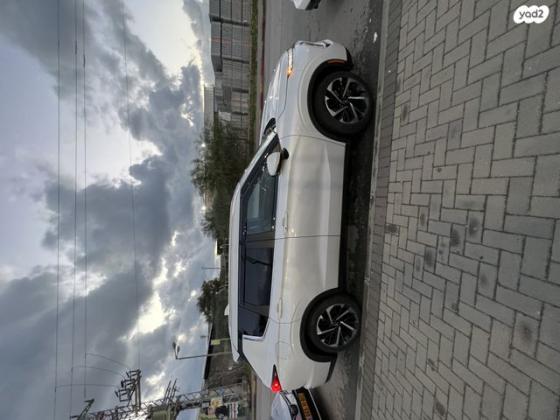 מיצובישי אאוטלנדר Premium אוט' 7 מק' 2.5 (181 כ"ס) בנזין 2021 למכירה באשדוד