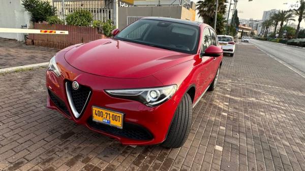 אלפא רומיאו סטלויו 4X4 First Edition SR אוט' 2.0 (280 כ''ס) בנזין 2018 למכירה בחדרה