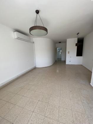 יונה צבי פיינשטיין 17 (מישור הנוף)