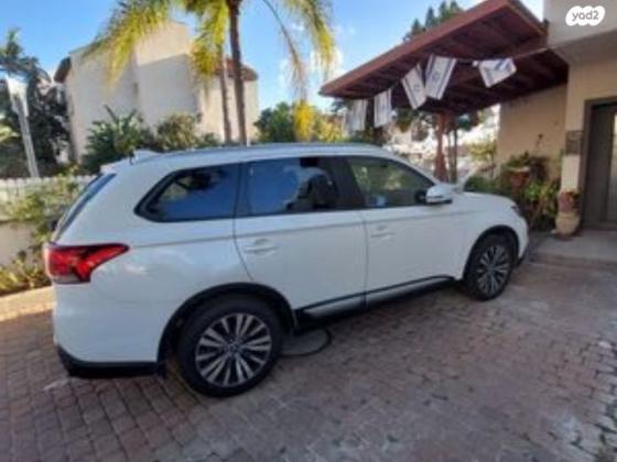 מיצובישי אאוטלנדר Instyle אוט' 7 מק' 2.0 (150 כ"ס) בנזין 2021 למכירה ברחובות