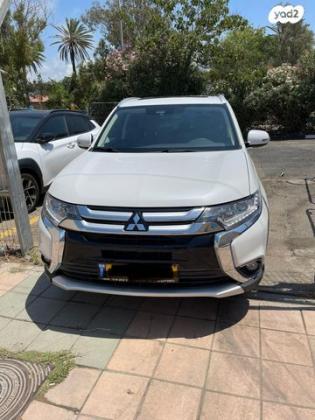 מיצובישי אאוטלנדר Premium אוט' 7 מק' 2.0 (150 כ''ס) בנזין 2018 למכירה בחיפה