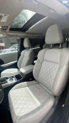 מיצובישי אאוטלנדר Luxury אוט' 7 מק' 2.5 (181 כ"ס) בנזין 2021 למכירה בתל אביב יפו