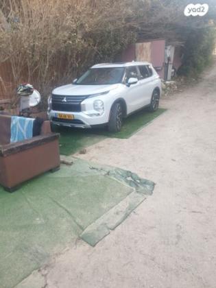 מיצובישי אאוטלנדר Premium אוט' 7 מק' 2.5 (181 כ"ס) בנזין 2022 למכירה בתל אביב יפו