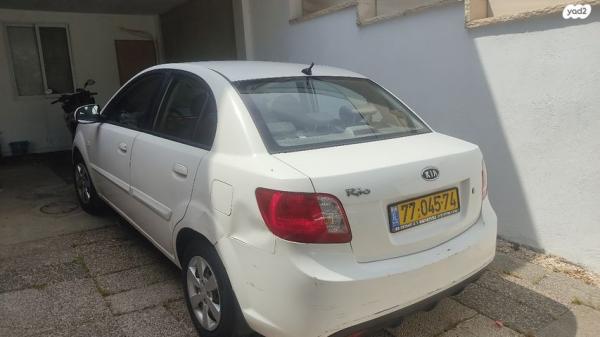 קיה ריו EX סדאן אוט' 1.4 (97 כ''ס) בנזין 2011 למכירה ברמת גן