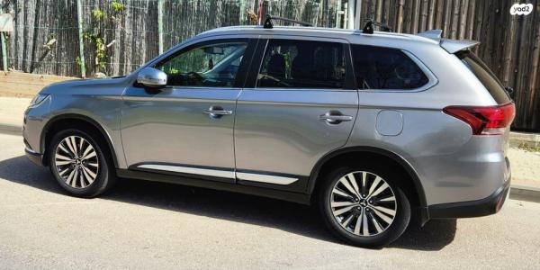 מיצובישי אאוטלנדר Premium אוט' 7 מק' 2.0 (150 כ''ס) בנזין 2020 למכירה בגן יבנה