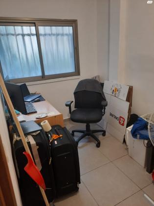 חנה סנש 13 (רמב"ם)