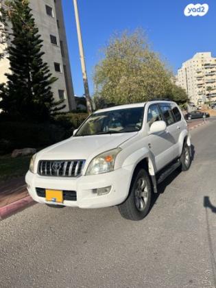 טויוטה לנד קרוזר ארוך 4X4 Luxury אוט' דיזל 8 מק' 3.0 (166 כ''ס) דיזל 2007 למכירה בחולון